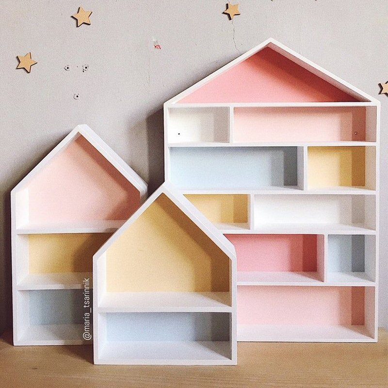 Kids House-Shaped Shelf