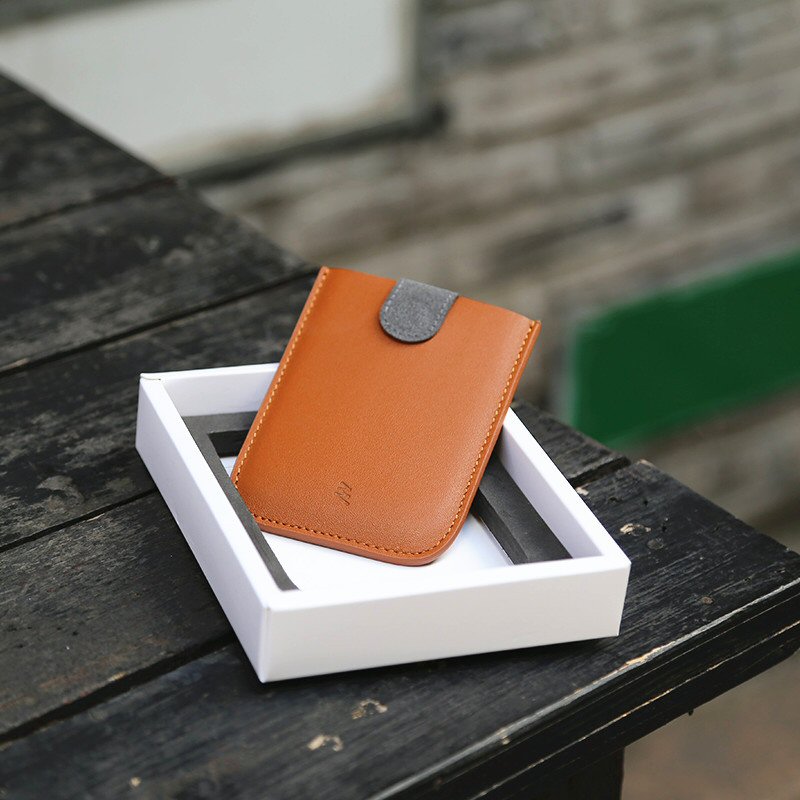 DAX Leather Pull-Tab Card Holder 4