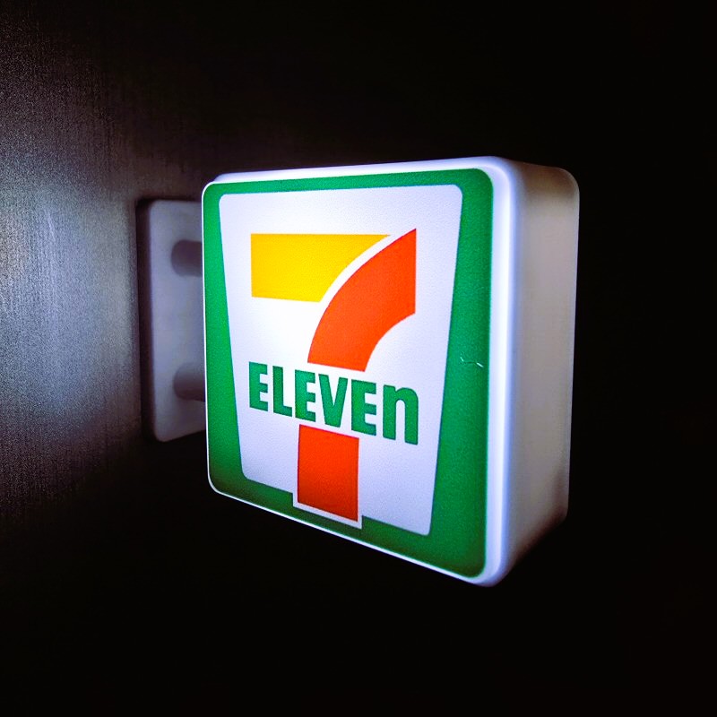 7-Eleven Light-Up Sign Fridge Magnet 1